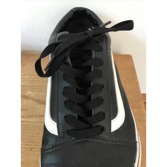 Vans Off the Wall Black Leather Lace Up Sneakers 8.5 Mens 10 Womens EU 41 main image 6